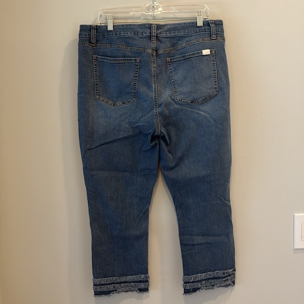 Jen 7 by 7 for all mankind - Cropped Fringe Hem Straight Leg Jean - Size 16. - Picture 10 of 15